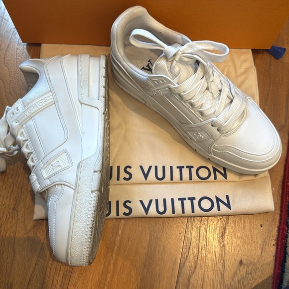 Louis Vuitton sneakers - Picture 3 of 7